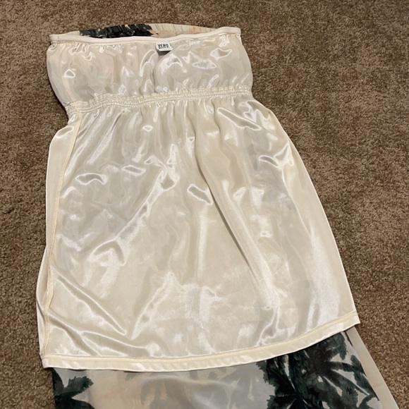 Wild Sleeveless Dress - Picture 9 of 9